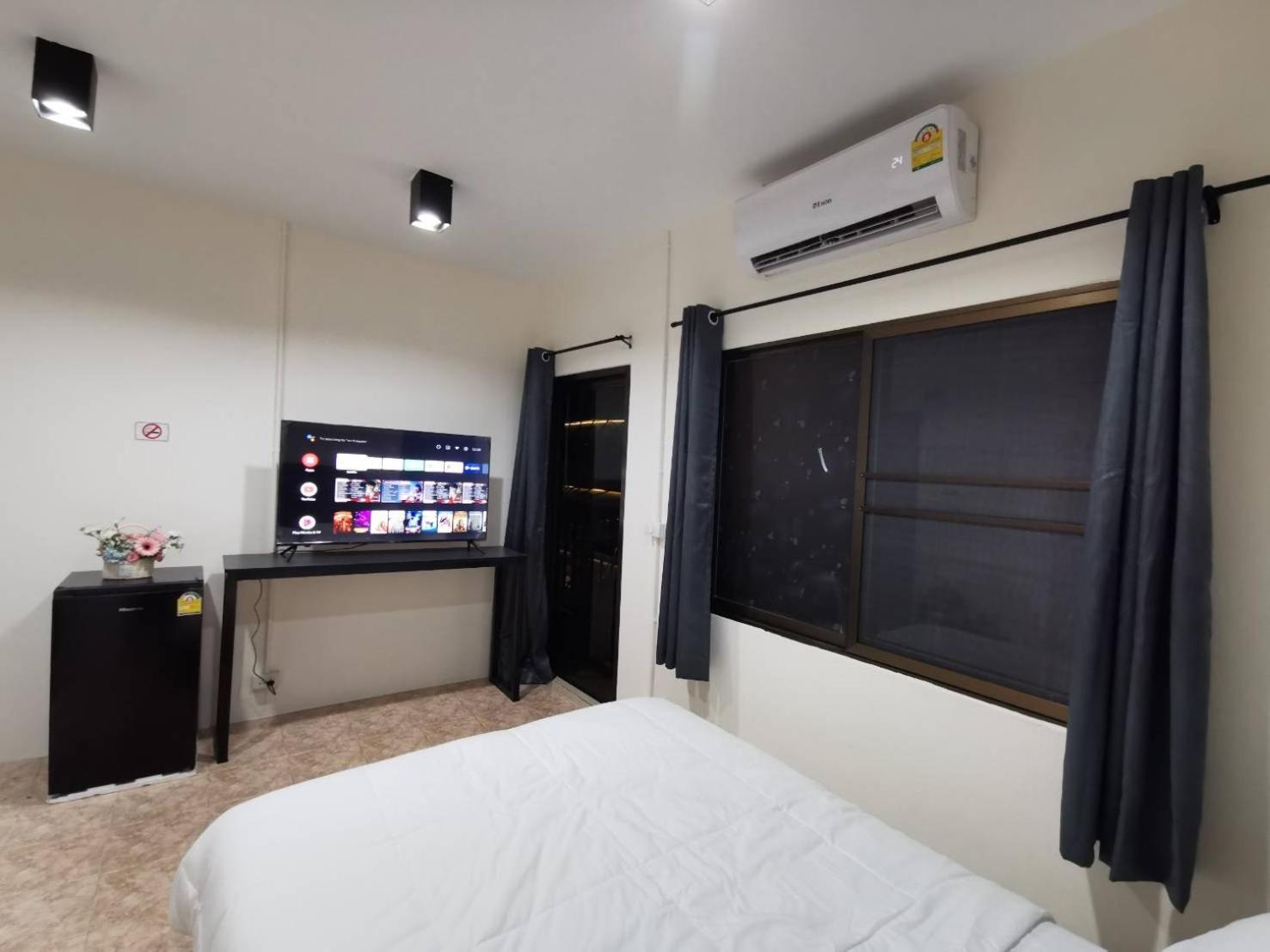 The One Hotel Pattaya Exterior photo